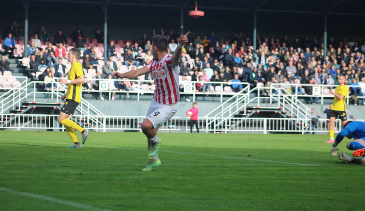 Zbrojovka se znemožnila na Žižkově. Schytala čtyři branky a natáhla sérii proher