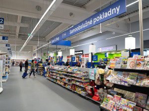 Zákazníci Tesco nově nakoupí ve zmodernizovaných prodejnách v Uherském Brodě a Uherském Hradišti