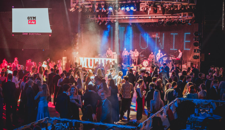 Jak slavil Velký Gatsby. V Bobyhallu vypukne další ročník Plesu studentů