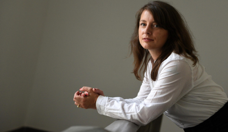 size4-16989544722244-139-v-politice-by-melo-byt-vice-zen-casto-si-zbytecne-neveri-a-smeruje-na-ne-vic-utocnych-komentaru-rika