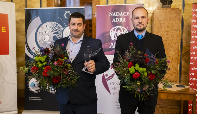 Cenu Michala Velíška získal automechanik z Brna. Z hořící budovy zachránil dva lidi