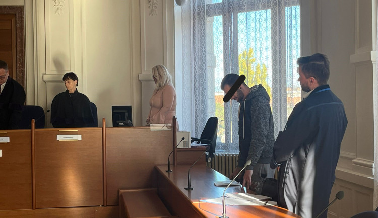 Muž z Brna napadl své syny paličkou na maso. Soud ho poslal na osm let za mříže