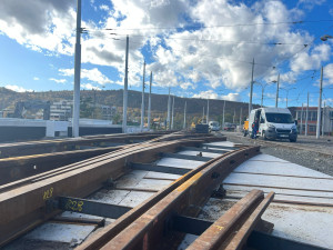 Stavba tramvajové smyčky v brněnských Pisárkách pokročila, dělníci pokládají koleje
