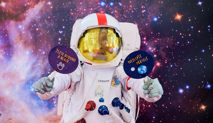 Pojďte s dětmi na brněnskou hvězdárnu hledat oříškovou planetu