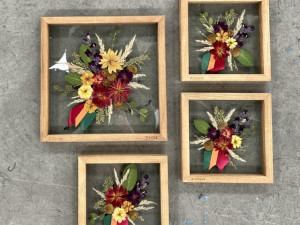 Veronika s Petrem vyrábí úchvatné obrazy z lisovaných květin. Na výlety chodíme s batohy plných knih, říkají