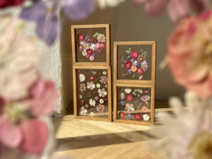 Veronika s Petrem vyrábí úchvatné obrazy z lisovaných květin. Na výlety chodíme s batohy plných knih, říkají