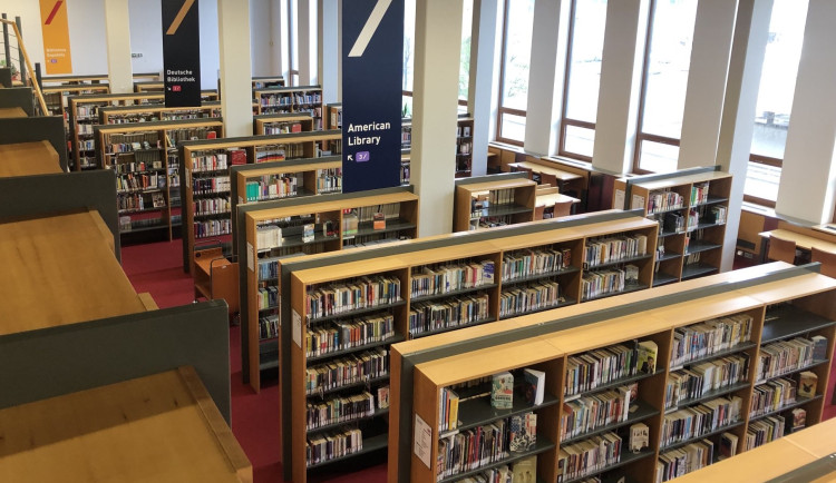 Lidé v Brně si přečtou knížky ze Západu. V knihovně otevřeli americké centrum