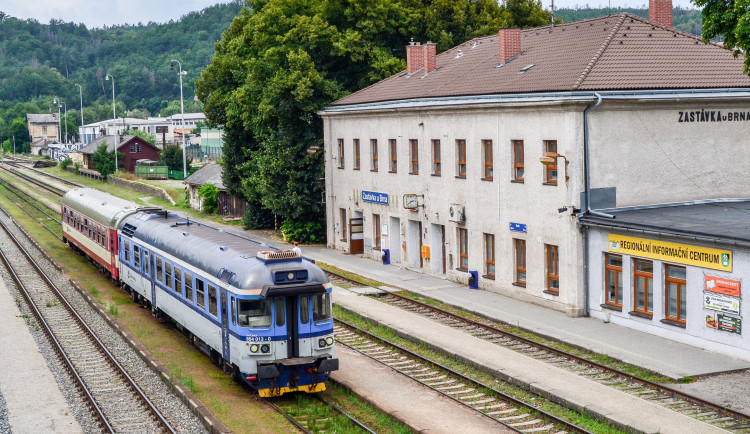 Železničáři rozšiřují trať do Zastávky u Brna. Chystají dlouhou výluku