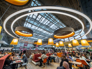 Olympia Brno jde vstříc zákazníkům. Modernizovala jídelní zónu i přístup k ní