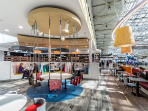 Olympia Brno jde vstříc zákazníkům. Modernizovala jídelní zónu i přístup k ní