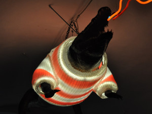 Brněnský drak vyhlíží Vánoce. Oblékl pletený svetr a z tlamy mu šlehají plameny