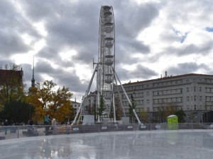 První bruslaři otestovali kluziště na brněnském moři