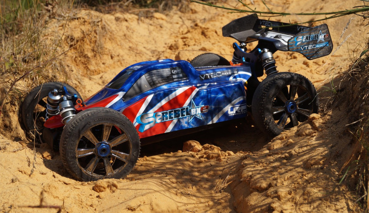 Vánoční dárek? Recidivista odcizil z jihlavského obchodu auto na ovládání za pětistovku, podmínce navzdory