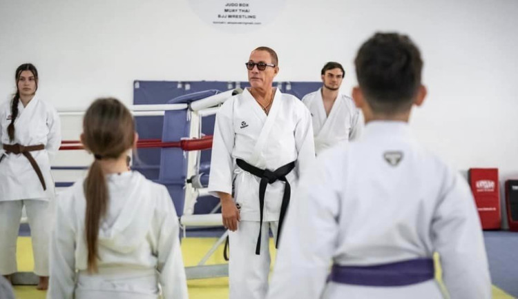 Jean-Claude van Damme navštívil Prahu. Zatrénoval si s pražskými karatisty