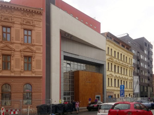 Divadlo v Brně zezelená, aby lidem nebylo v létě vedro