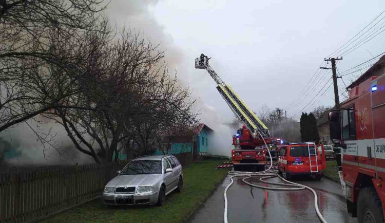 Za požár na Hodonínsku mohla nedbalost. Škody jsou milionové