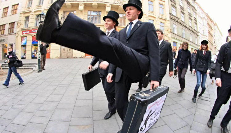 Kam o víkendu na jižní Moravě? Na pochod švíhlé chůze nebo na mimozemšťany