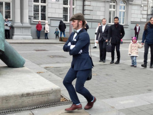 VIDEO: Brnem jde pochod švihlé chůze. Zábava je potřeba, říkají zakladatelé