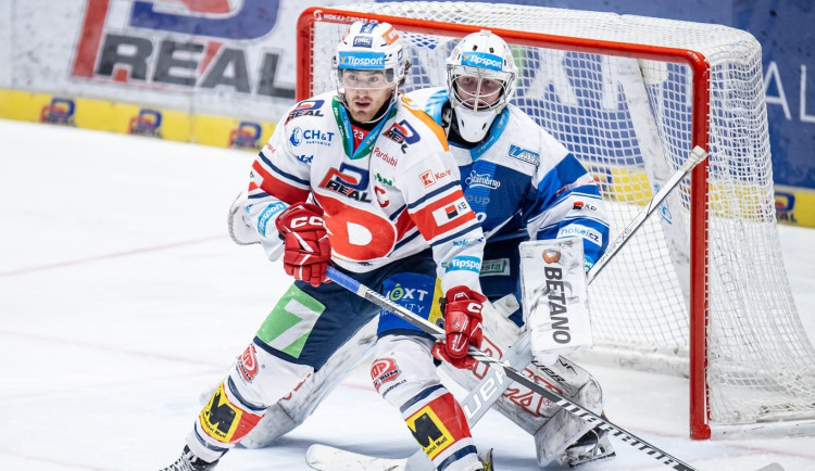 Kometa zvítězila na ledě favorizovaných Pardubic 4:3 po prodloužení