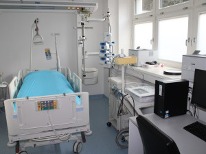 Nedostatek lůžek při další možné pandemii vyřešili v bohunické nemocnici. Otevřeli nové oddělení JIP