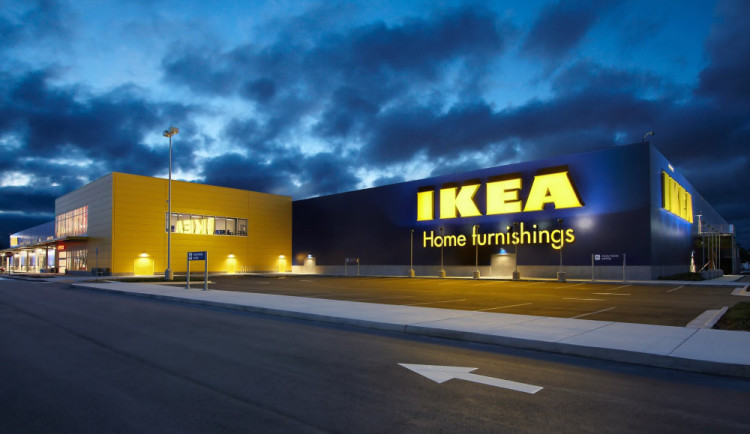 Ikea stahuje z prodeje nabíječku. Při jejím používání se mohou lidé zranit proudem a popálit