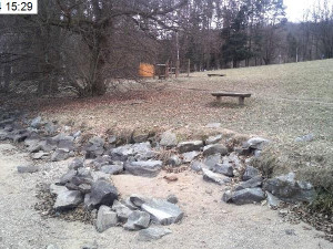 Část pláže u Brněnské přehrady se musela uzavřít. Žena tam našla minometný granát