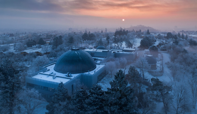 Hvězdárna oslaví sedmdesátiny, pozve na nového nafukovacího obra i pořady