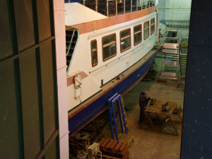 Zamrzlá Brněnská přehrada kapitány nezastaví. Ti nyní provádějí údržbu lodí pro jejich návrat na vodu