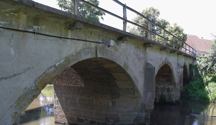 Historický most v Rajhradě se dočká opravy. Rekonstrukci odsouhlasili jihomoravští radní