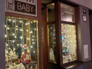V kategorii O nejkrásnější vánoční výlohu v městské památkové rezervaci zvítězila prodejna Mami Baby.