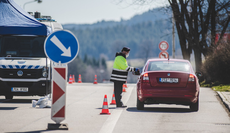 Kontroly na hranicích se Slovenskem končí, budou jen namátkové. Migrantů podle vlády ubývá