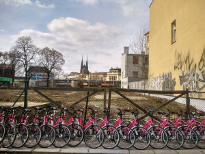 Sdílená kola v Brně získávají na oblibě. Do ulic se vrátí v březnu