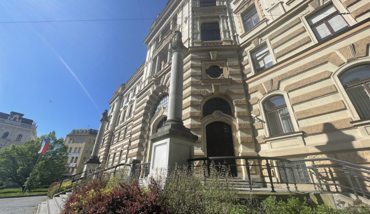 Krajský soud v Brně části obžalovaným ve vedlejší větvi kauzy Stoka uložil podmíněné a peněžité tresty