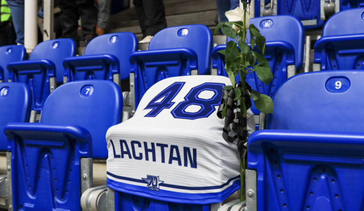 Brno prohrálo s posledním Kladnem. Klub uctil památku zesnulého fanouška