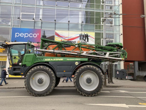 VIDEO: Jihomoravští zemědělci se přidali k protestům. Projeli Brnem a zamířili na hranice