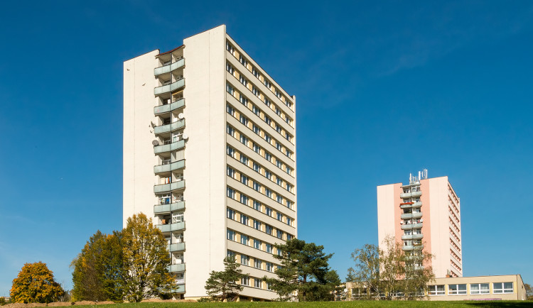 Místo autobusů mají jezdit na Lesnou trolejbusy, přestupy však zůstanou
