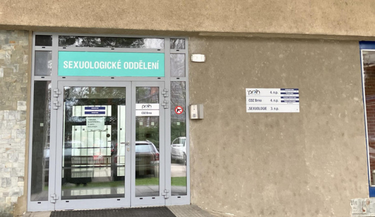 V Brně funguje jediná gynekologická ambulance pro trans lidi v Česku. Péči nabízí klientům v jakékoli fázi tranzice