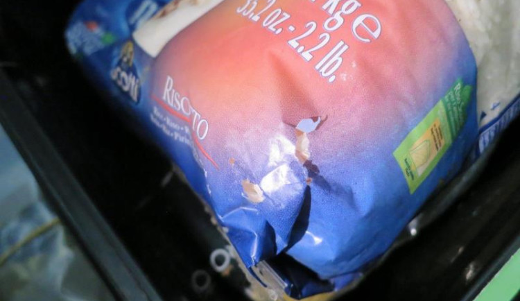 Inspektoři objevili v restauraci na Vyškovsku myší trus. Hlodavci prokousali obaly potravin