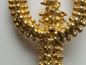 Archeologové zkoumají luxusní šperky z devátého století nalezené na jihu Moravy