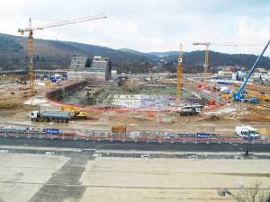 Stavba brněnské arény za šest miliard pokračuje. Buduje se železobetonová podzemní konstrukce