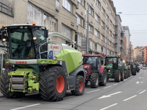 Na dva hraniční přechody zamíří ve středu protestovat zemědělci z jižní Moravy