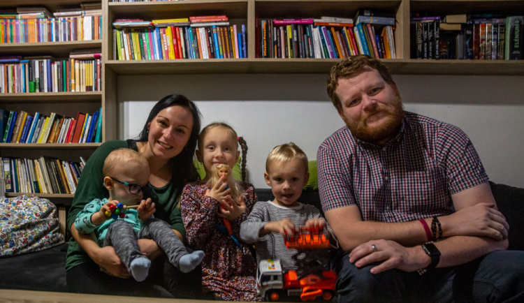 Tobiáš se narodil předčasně. Mladá rodina se vypořádává nejen s náročnou péčí, ale i s finančním zatížením