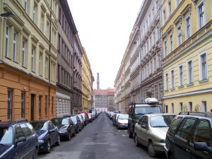 Brno za sto milionů opraví ulici v Žabovřeskách. Chodníky i silnice jsou podle radních v havarijním stavu