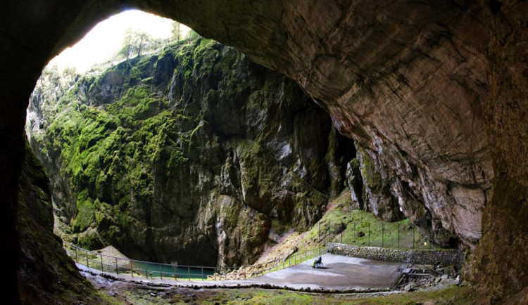 Podzemí vydá poklady už na Velký pátek. Čtrnáct jeskyní po republice letos začne jarní sezónu s předstihem