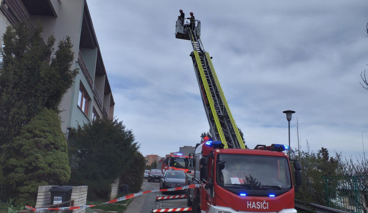 Hasiče v Brně a okolí zaměstnal silný vítr. Řešili desítky událostí