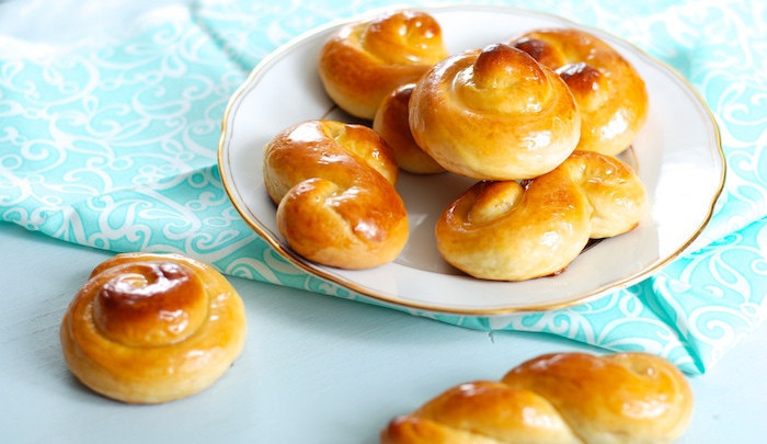 size4-17114662240796-152-velikonocni-skareda-streda-vymette-kominy-nemracte-se-a-na-zitrejsi-snidani-upecte-jidase