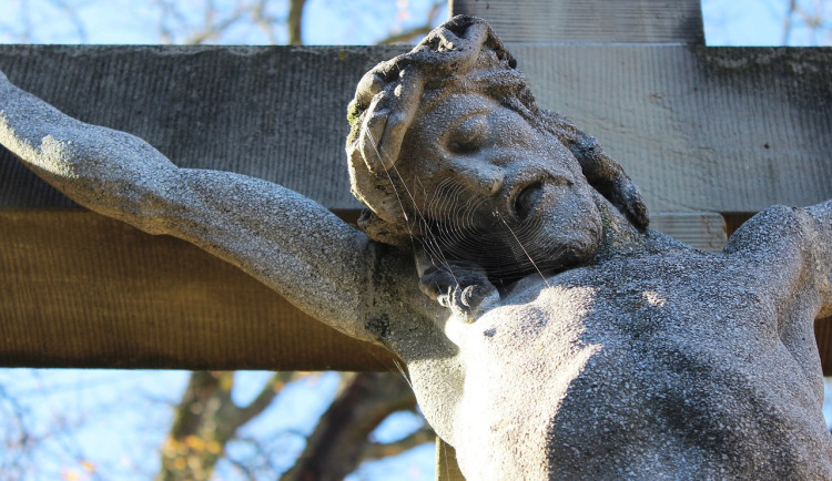 jesus-on-the-cross-1843108_1280