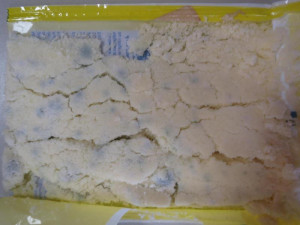 Potravináři nalezli před Velikonocemi v brněnských obchodech plesnivé šunky a sýry