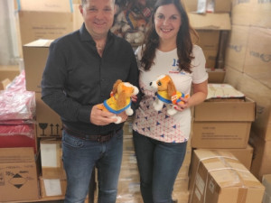 Jihomoravští záchranáři mají tisíc nových plyšových pejsků, které vozí k případům k utěšení dětí