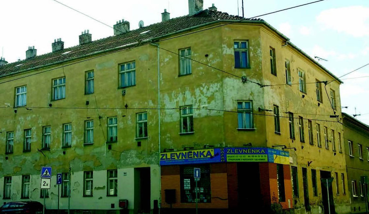 Zástupci brněnských Židenic vybrali firmu, která přebuduje chátrající dům na bydlení pro seniory